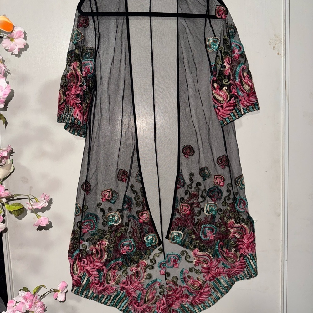 Mechant Sheer Embroidered Kimono Size small - Picture 8 of 9